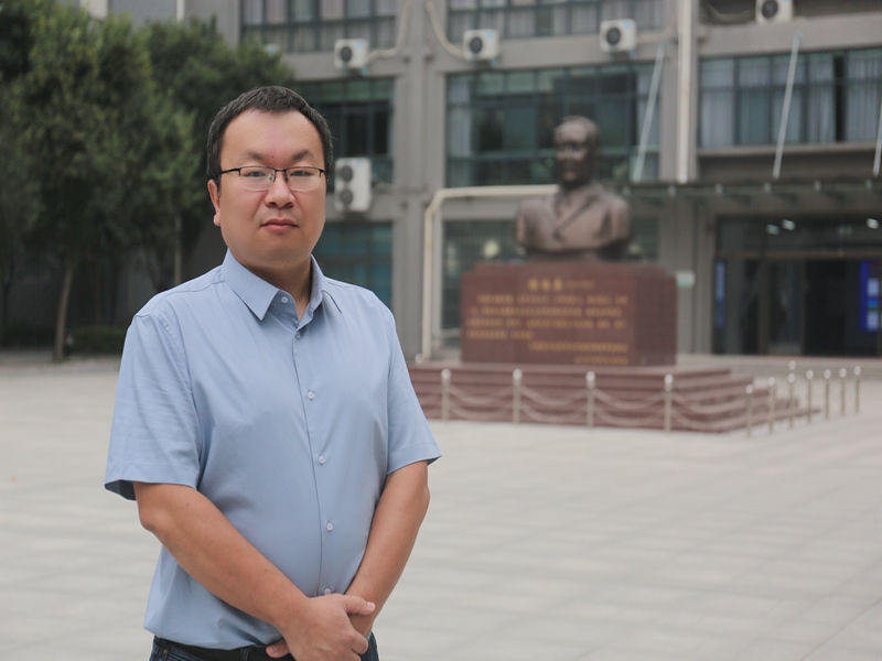刘鹏