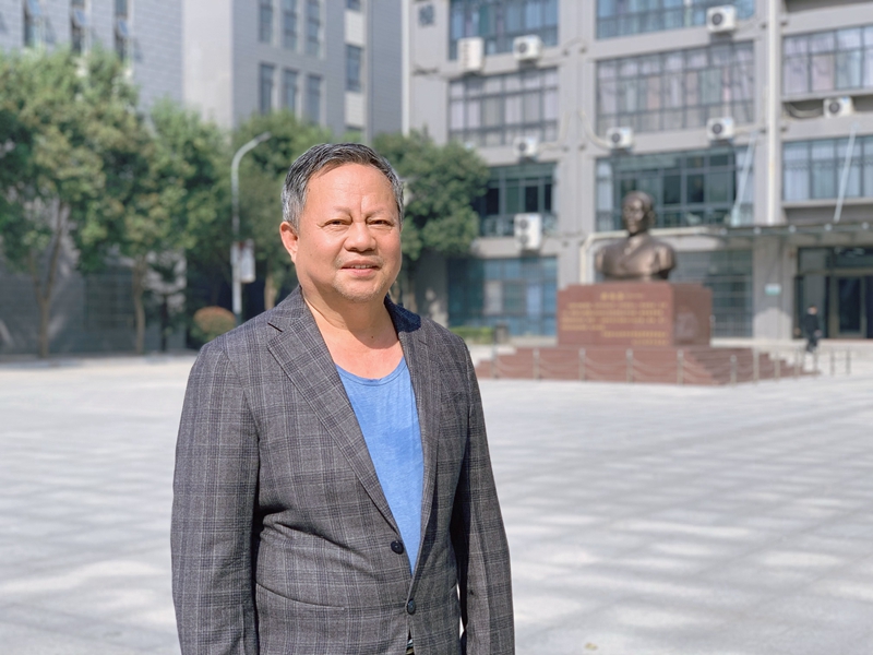 陈栋
