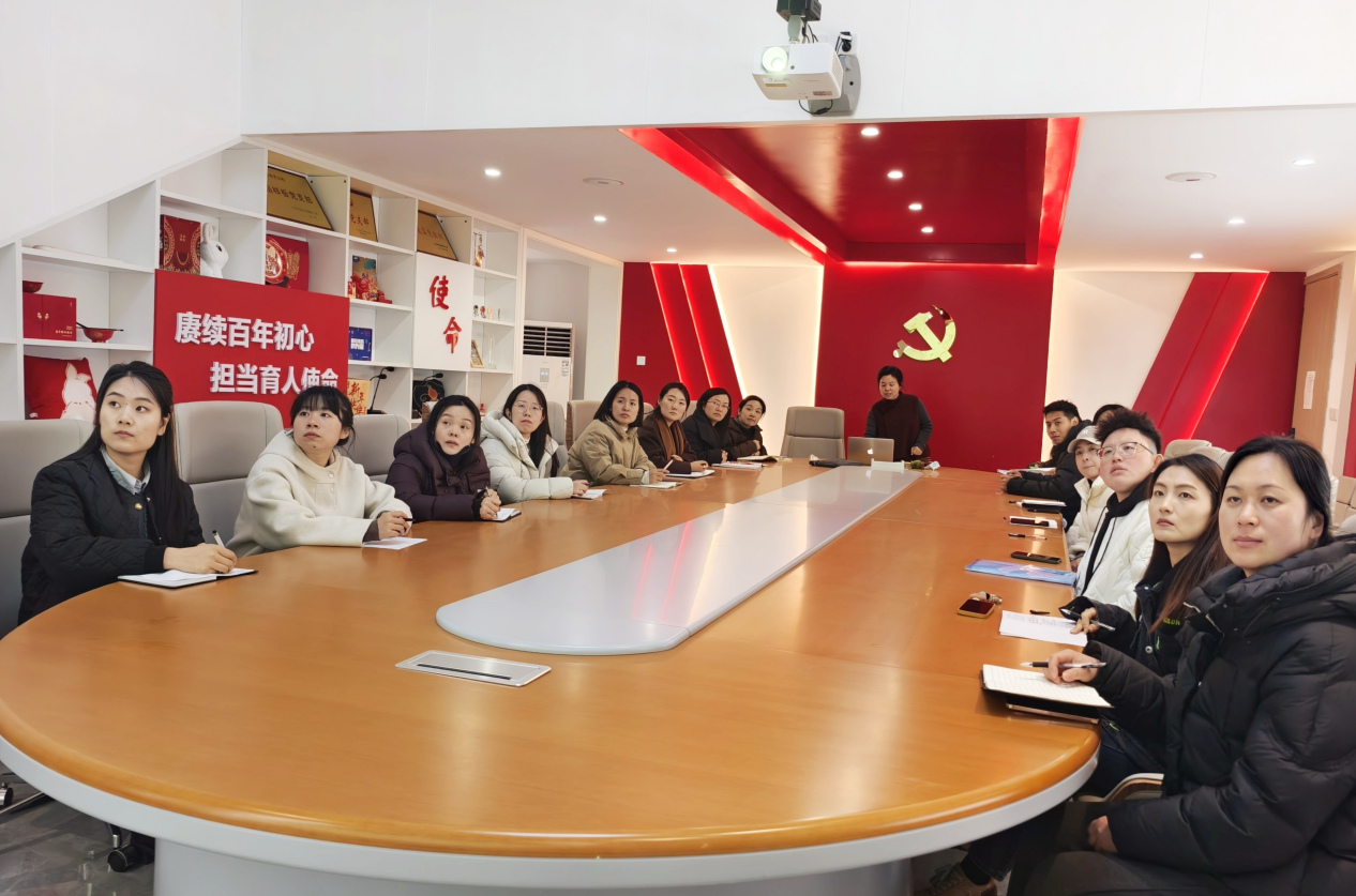 凝艺聚力笃行提质——艺术设计系召开新学期教学工作会议