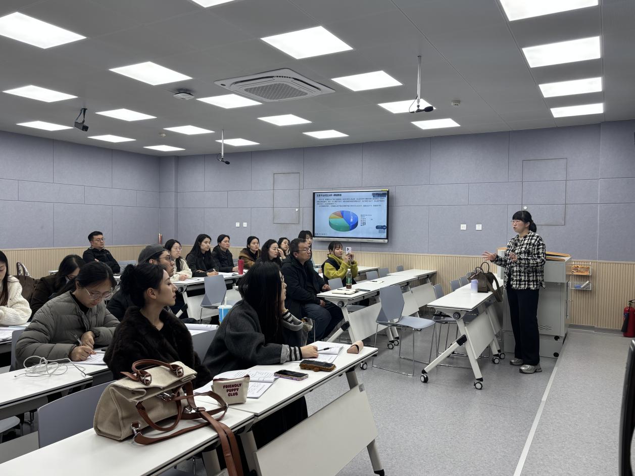 必赢线路检测3003no1举办育人育才青年教师培训——基于中国大学MOOC的智慧慕课建设与应用